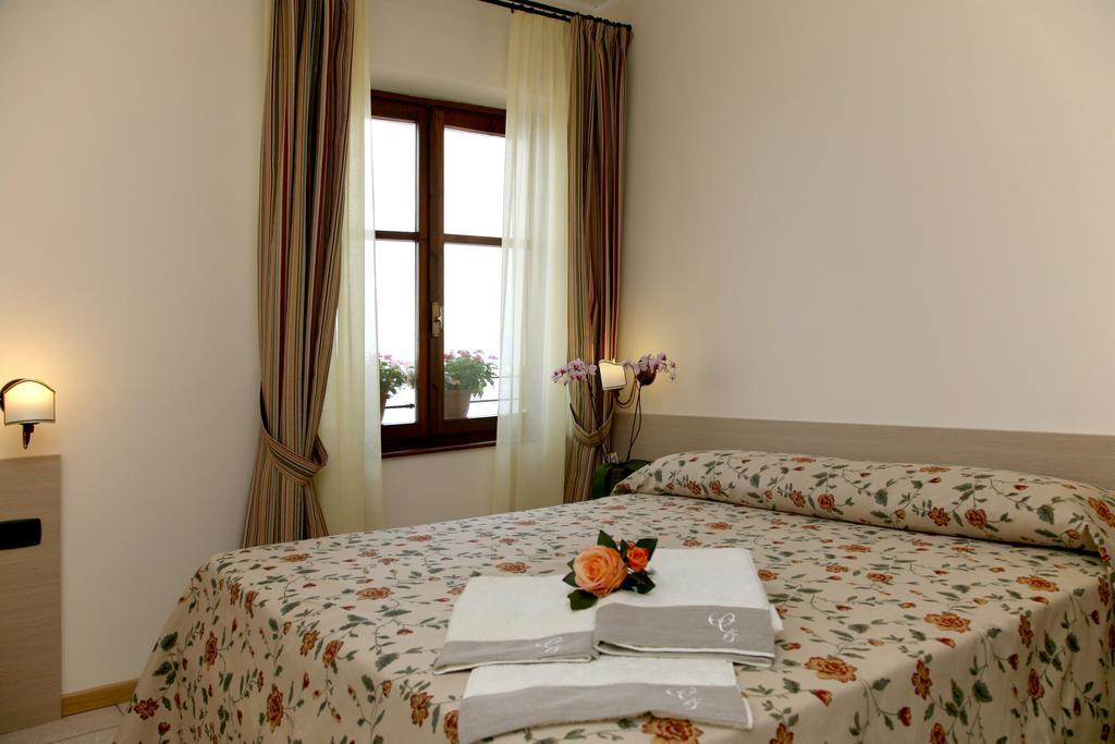 Locanda Le Palafitte Бардолино Номер фото