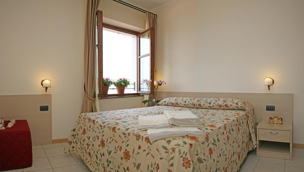 Locanda Le Palafitte Бардолино Номер фото